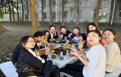 “鑄造優秀團隊，共創華禹輝煌”----華禹護欄幸福村戶外拓展訓練營活動